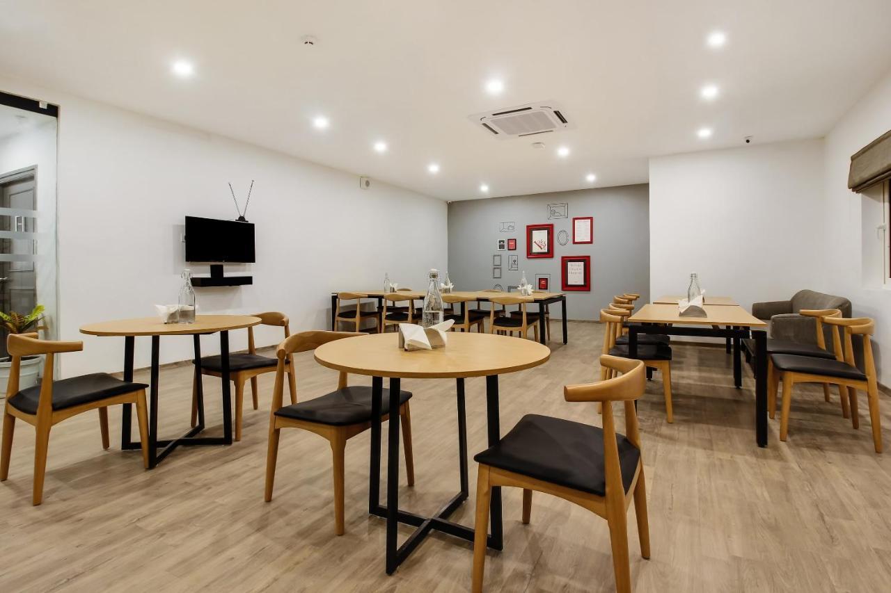 Hôtel Oyo Townhouse 600 Gangothri à Secundurabad Extérieur photo