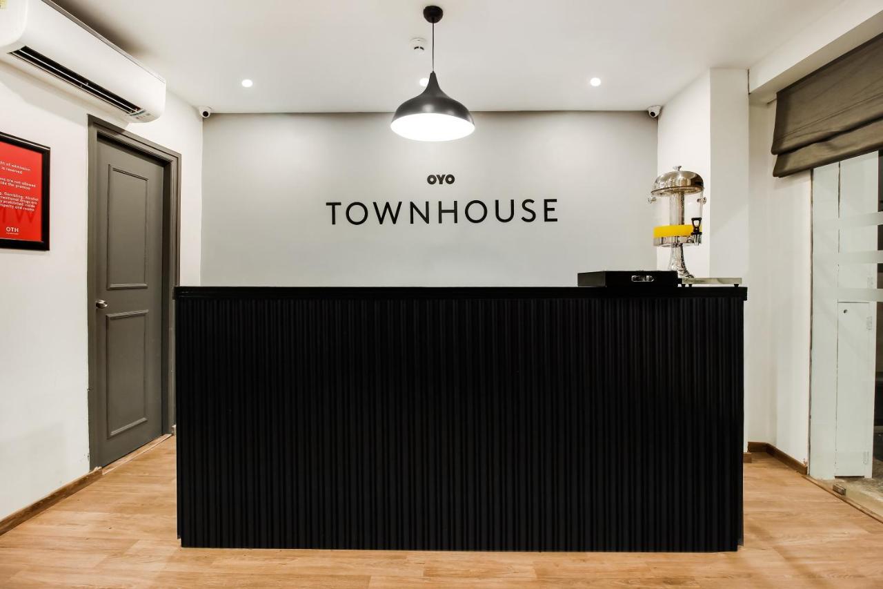 Hôtel Oyo Townhouse 600 Gangothri à Secundurabad Extérieur photo