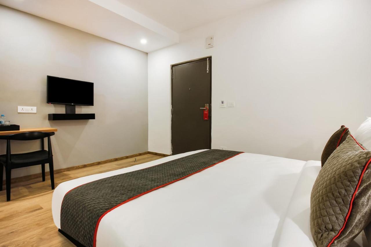 Hôtel Oyo Townhouse 600 Gangothri à Secundurabad Extérieur photo