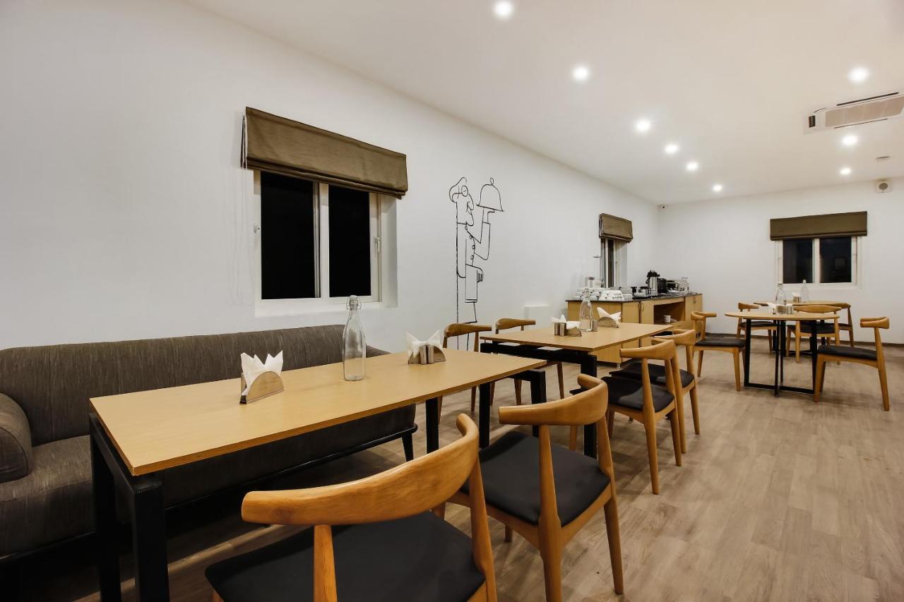 Hôtel Oyo Townhouse 600 Gangothri à Secundurabad Extérieur photo
